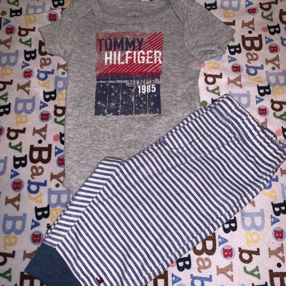 Tommy Hilfiger 2 Piece Set